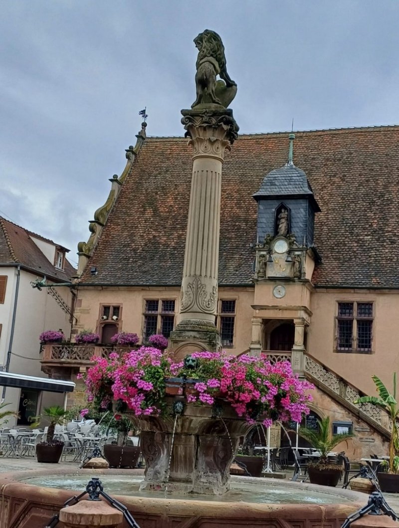 Tagesausflug nach Frankreich zum La Place de l´Hôtel de Ville